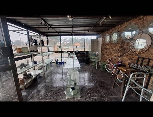 279M² MINI FACTORY FOR SALE IN MAYBERRY PARK